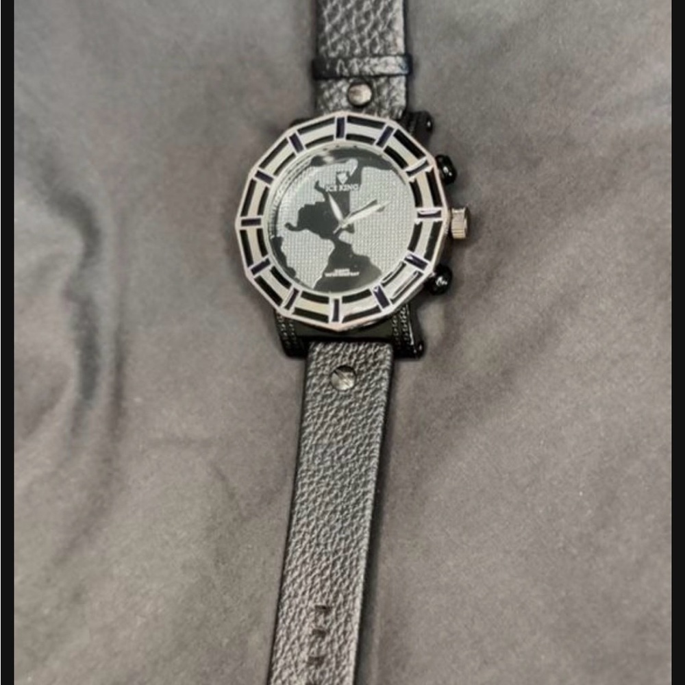 Black Textured Leather Strap Watch with Decorative Bezel - Picture 9 of 12